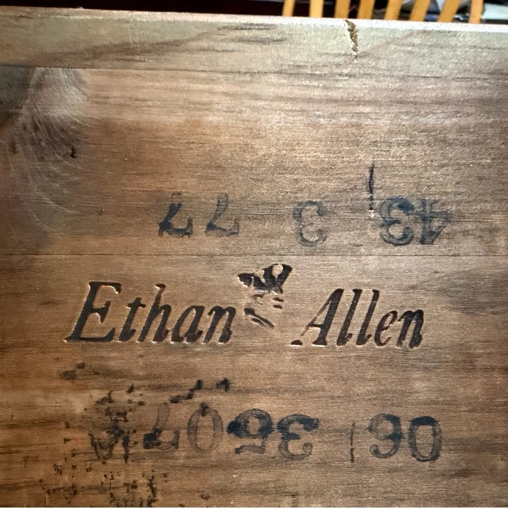 Vintage Ethan Allen Solid Wood Wall Mount Pipe Rack Tobacco Smoking Organizer